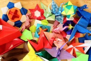 A Guide to the World of Origami Paper: The Paper Basics – Taro's ...